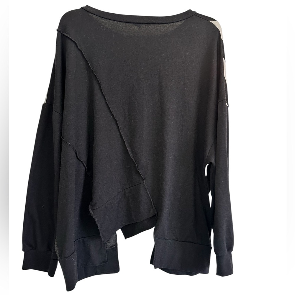 BiBi Unique Oversized Black and White Striped Top with Zig Zag Hem - Picture 2 of 3